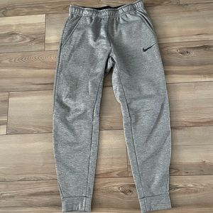 Nike therma fit joggers